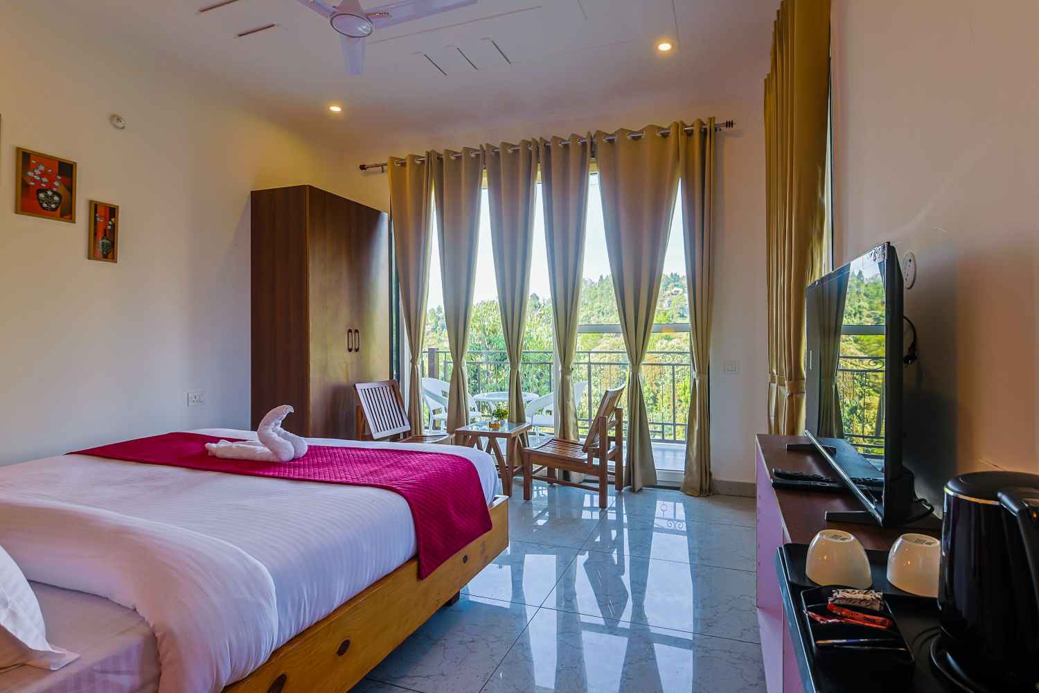 best valley view room in Mukteshwar
