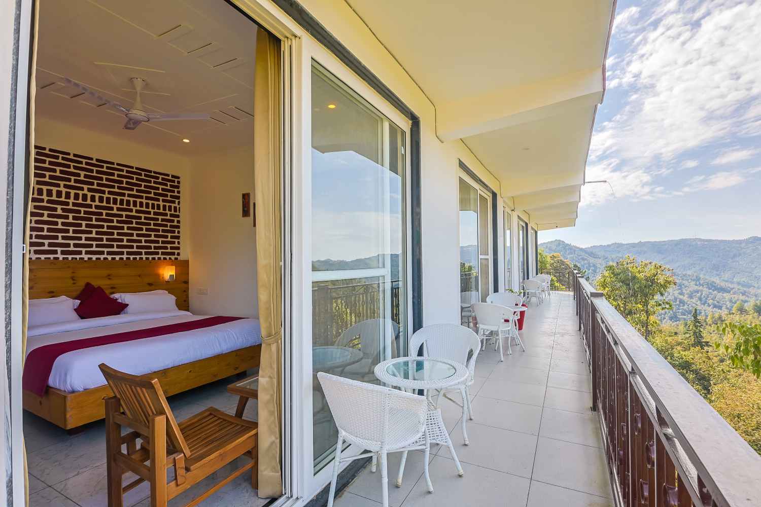 best valley view room in Mukteshwar